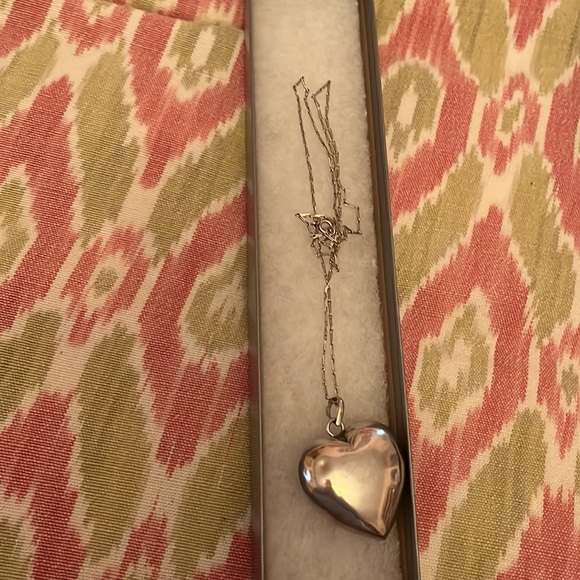 REAL Silver heart long necklace, amazing condition! Beautiful Vintage Piece!! - Picture 10 of 10